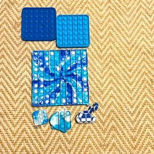 Blue bundle fidgets- 6 in total! Excellent condition!